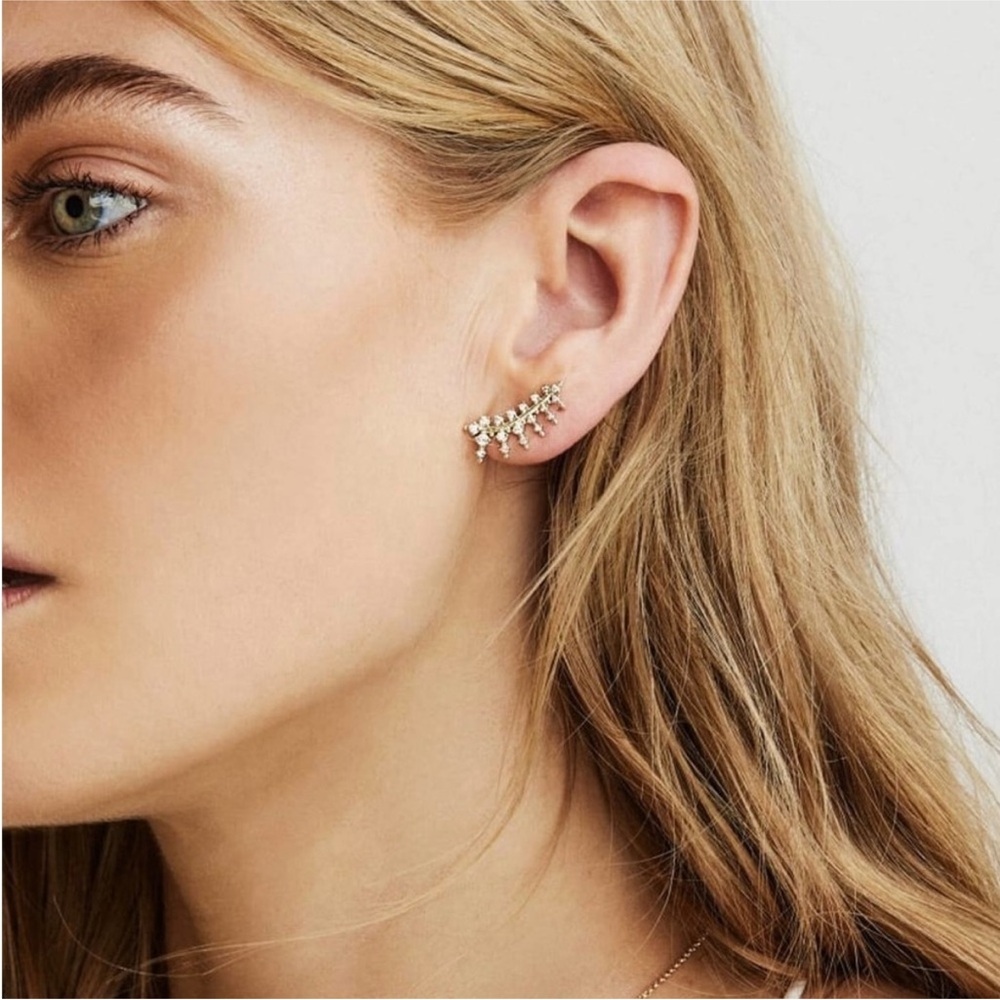 Kendra Scott Laurie Ear Climbers
Earrings in Gold